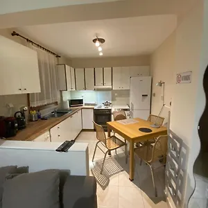 https://ano-poli-studios-3.hotelschalkidiki.net