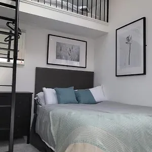Stunning New Build Mezzanine Style , London United Kingdom